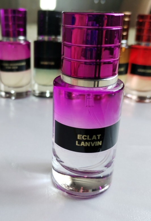 Qadın ətri. Sərin, təmiz, sabun qoxusu. 20 ml