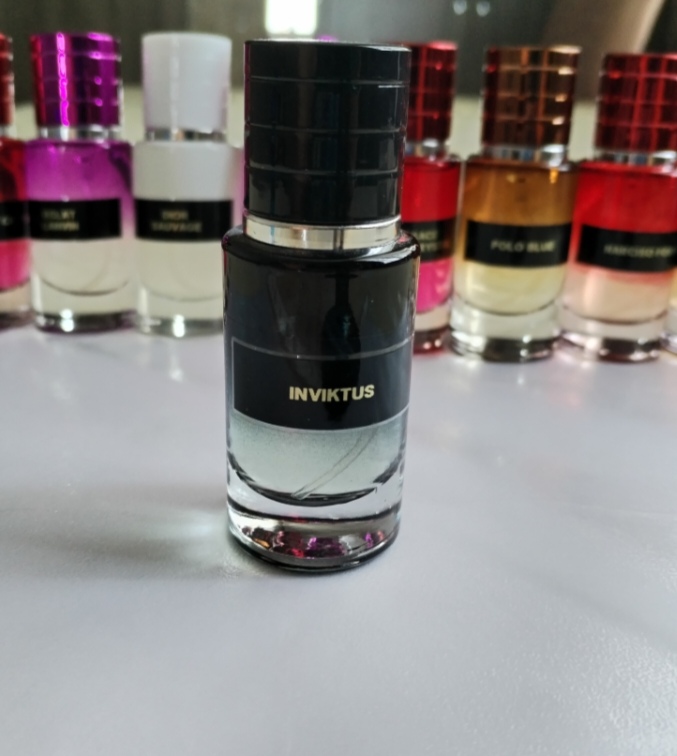 Kişi ətri. Sərin və şirin qarışığı. İdman tərzi, enerji dolu. 20 ml
